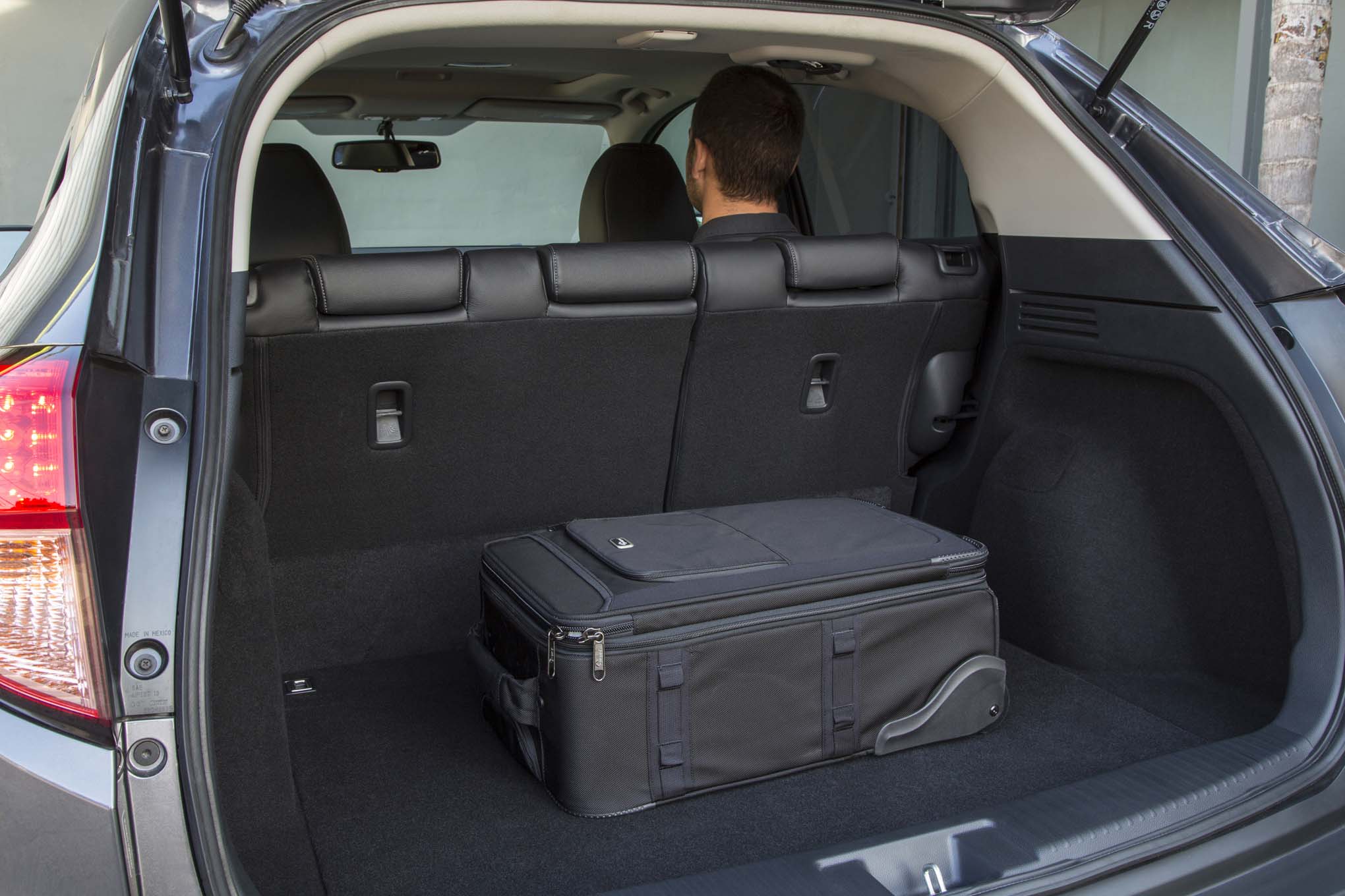 2017-Honda-HR-V-cargo-space.jpg
